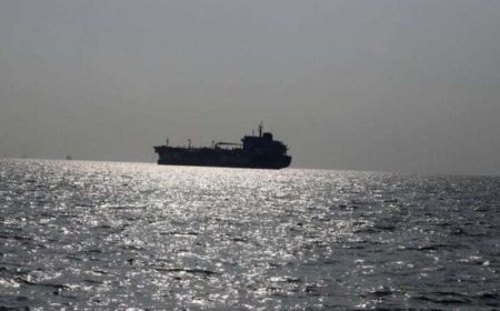 سفينة تتعرض لهجوم بقارب مسيّر قبالة سواحل الحديدة