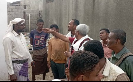 أمين عام محلي زنجبار يتفقد سوق الاسماك ويحث على الاهتمام بالنظافة العامة