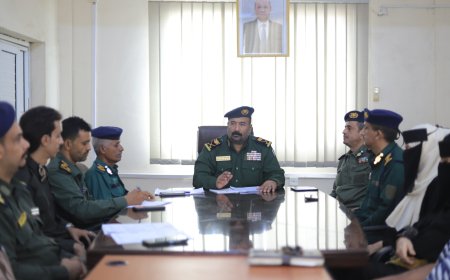 وكيل وزارة الداخلية اللواء عاطف يناقش ترتيبات اصدار البطاقة العسكرية الالكترونية لمنتسبي الوزارة