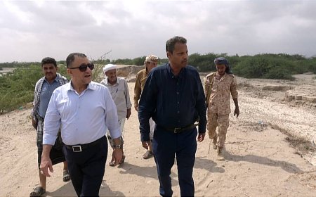 محافظ أبين والأمين العام يتفقدان اضرار السيول في الدلتا