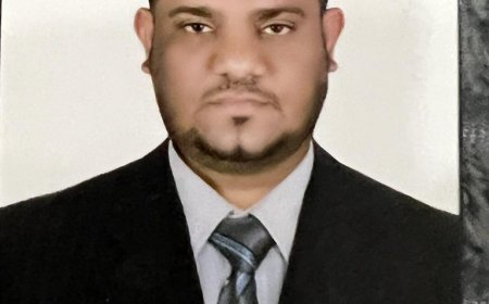 عضو مجلس الشرف بنادي الهلال المهندس "صبري عدنان" يكرم الجهاز الفني ولاعبي النادي بمناسبة التأهل