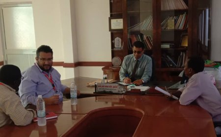 مدير عام مكتب الصحة العامة والسكان بلحج يلتقي بمنظمة ميدير ويناقش معها تدخلاتها بالمحافظة