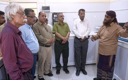 محافظ ابين خلال زيارته لمركز ابحاث الكود يشيد بجهود إدارة المركز في تطوير نشاطها البحثي بعد استلام معدات تقنية حديثة للمختبرات البحثية