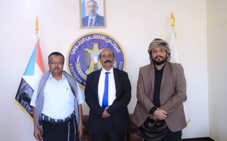 الشيخ لحمر يلتقي الرئيس السابق للهيئة التنفيذية للقيادة المحلية بالمحافظة