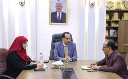وزير الشباب والرياضة يناقش مع مدير عام مكتب تعز جملة من القضايا