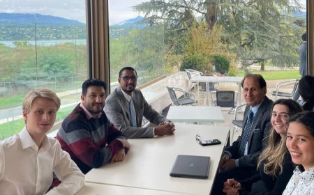 وكيل الحديدة يبحث مع المدير التنفيذي لمركز جنيف إيصال جرائم الحوثي للمنظمات الدولية