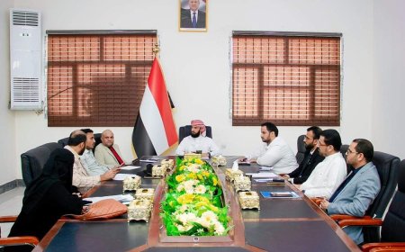 خلال ترؤسه الاجتماع الأول للجنة الوزارية  الدكتور مختار الرباش: دليل الحوكمة الجديد يهدف إلى تطوير أداء قطاع الحج والعمرة بما يتوافق مع رؤية المملكة 2030م لتطوير خدمات الحج والعمرة