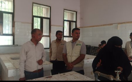 مدير عام مديرية زنجبار يلتقي وفد جمعية نبراس للتنمية لتنفيذ مشروع دعم تعليم الأطفال في اليمن وزيارة المدارس المستهدفة