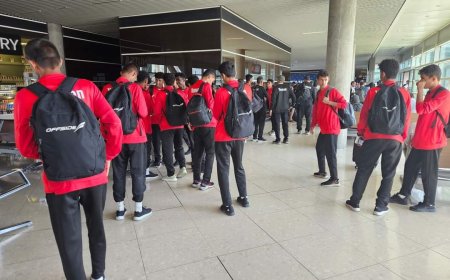 منتخب الناشئين يغادر صنعاء إلى مسقط لإقامة معسكر خارجي ومباراة ودية أمام نظيره العماني