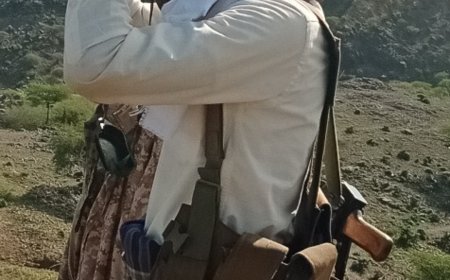 القائد الشيخ عبدالصمد الحوشبي.. مشوار من البطولة والتضحية