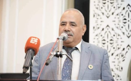 مدير عام مكتب الصحة بعدن يهنئ القيادة السياسية و المحلية بالمحافظة بالعيد 61 لثورة أكتوبر المجيدة