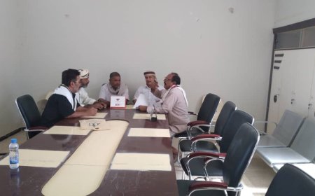 السلطة المحلية بميفعة تلتقي برئيس الهيئة التنفيذية للمجلس الانتقالي بالمديرية
