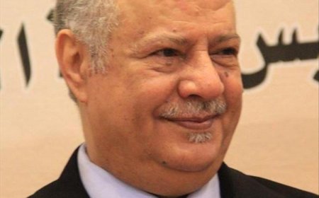 مستشار رئيس مجلس القيادة الرئاسي يعزي باستشهاد أركان اللواء الأول دفاع شبوة القيادي احمد السليماني 