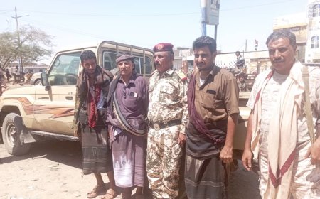 قائد اللواء الثاني مشاة بحري بمحافظة شبوة يقوم بزيارة الى مديرية أحور