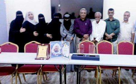 موظفو التربية والتعليم بالمعلا يكرموا مدير التربية السابق