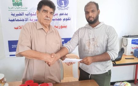بدعم من مؤسسة الثواب الخيرية.. جمعية عدن الخيرية تقوم بتوزيع وجبة الافطار للطالب الفقير في مدارس محافظة عدن