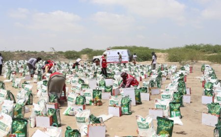 الهلال الأحمر التركي يوزع 500  سلة غذائية على المتضررين من السيول 