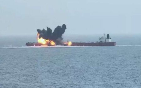 طائرات مسيّرة حوثية تستهدف سفينة تجارية في بحر العرب