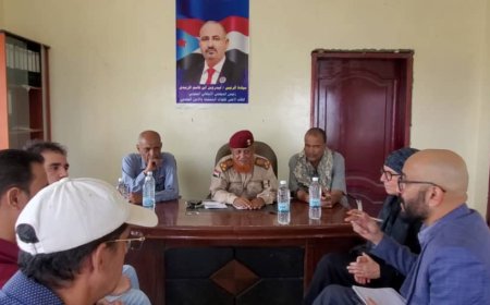 العميد لعرج يبحث مع مدير العمليات في اللجنة الدولية للصليب الأحمر تدخلات المنظمة في محافظة الضالع للعام الجديد