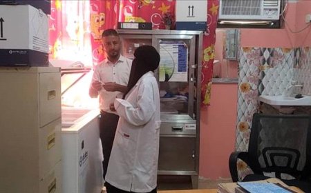 مسؤول الامداد وتموين اللقاحات يتفقد اقسام التحصين بالمرافق الصحية بمديرية الشيخ عثمان