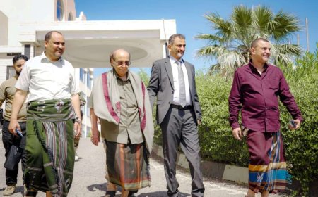 لملس يزور دولة رئيس الوزراء الأسبق حيدر العطاس