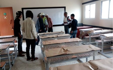 مدير عام مكتب التربية بالضالع يطلع على التشطيبات النهائية لمبنى ثانوية أبو عشيم