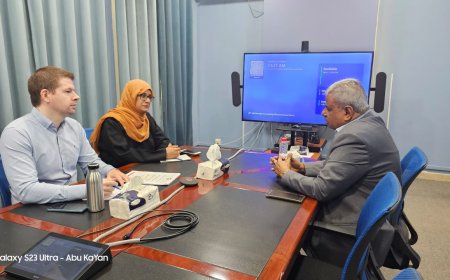 رئيس لجنة التواصل يلتقي رئيس مجلس القيادة الرئاسي والقائم بأعمال مكتب المبعوث