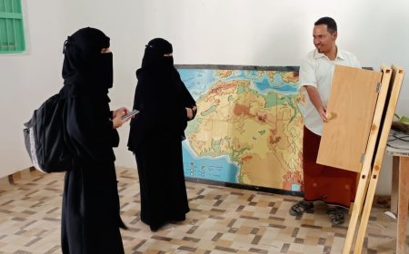 مركز الوسائل والتقنيات التعليمية بوادي حضرموت يستقبل وفد مؤسسة نعمة للاعمال الانسانية والثقافية في سيئون 