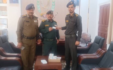 مدير عام شرطة شبوة يدشن تسليم البطاقات الذكية لمنتسبي شرطة المحافظة