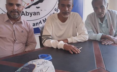 العولقي يستقبل مدير عام هيئة مستشفى الرازي بأبين