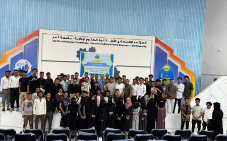 نيابة جامعة تعز لشؤون الطلبة، تُكرّم فريق جوالة الجامعة.