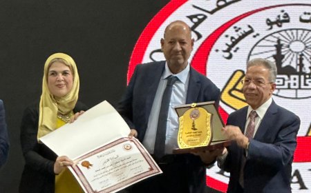 نقابة أطباء القاهرة تكرم الدكتور عمر زين