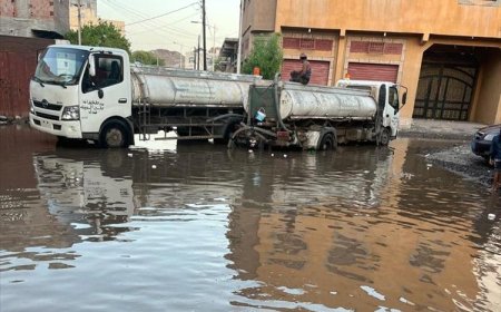 استمرار شفط مياه الأمطار في مديرية البريقة