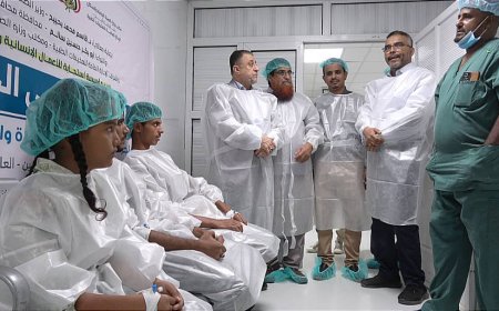 أمين عام محلي أبين يدشن بدء العمليات الجراحية في المخيم الطبي الجراحي للانف والاذن والحنجرة واستئصال اللوزتين بمستشفى الرازي