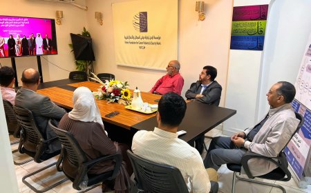 وزير الصناعة يقوم بزيارة تفقدية لمؤسسة اليمن لرعاية مرضى السرطان والأعمال الخيرية بالقاهرة