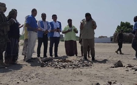 زيارة أممية لأسرة الطفلة شيماء التي قتلها الحوثيون بالتحيتا جنوب الحديدة