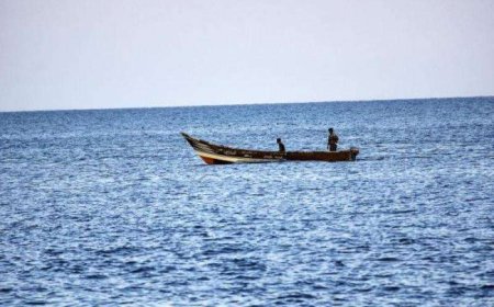 خفر السواحل تعلن فقدان قارب صيد بسواحل سقطرى على متنه صيادان