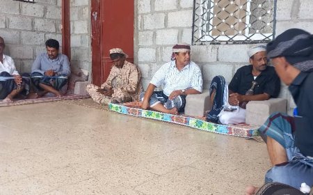 رئيس انتقالي ميفعة شبوة يتفقد اللواء الخامس ويلتقي أركان حرب اللواء وعدد من ضباط المعسكر