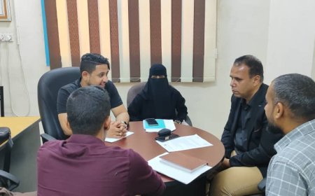 وكيل قطاع المناهج بوزارة التربية بعدن يناقش مع منظمتي CRS وصناع النهضة آلية تطوير إطار المناهج بمشروع إعادة بناء تعليم الطفولة المبكرة في اليمن
