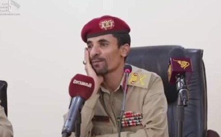 وزير سابق في حكومة "صالح" يكشف عن إهانة السفير الإيراني لأبو علي الحاكم