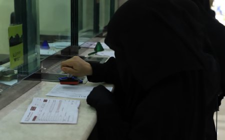 توزيع الدفعة الأولى من الحوالات النقدية للأسر المكفولة ضمن مشروع "رفقة الحبيب" بمحافظة مأرب