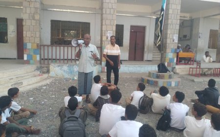 في6 مدارس  وبدعم اللجنة الوطنية للمرأة ملتقى زنجبار ينفذ برنامج ثقافي  توعوي للطلاب