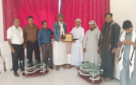 نيابة عن أهالي منطقة عرقة.. الشيخ باداس يكرم عددًا من الجهات المساهمة في تنفيذ إعادة تأهيل مشروع مياه منطقة عرقة