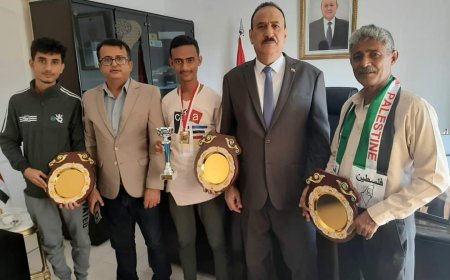 سفير اليمن عميد السلك الدبلوماسي في تونس عبدالناصر باحبيب يكرم وفداليمن المشارك في بطولة العرب للشطرنج