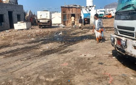 مالك ساحة حراج الباروت يتكفل بحملة نظافة شاملة لمركز إنزال الضربة بمديرية البريقة