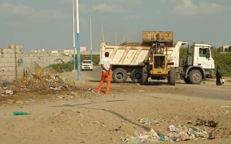 أبين.. صندوق النظافة بزنجبار يواصل حملته الشاملة برفع المخلفات الخفيفة والصلبة بحارات المدينة