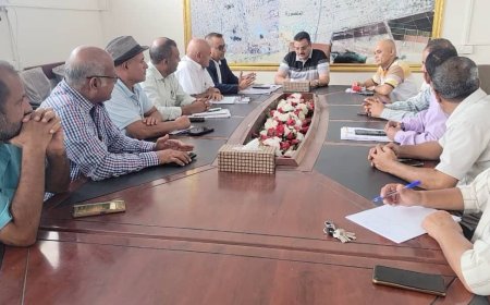 مدير عام المنصورة يناقش إجراءات تنفيذ لائحة تسجيل حقوق الإنتفاع بالمياه وحمايتها من التلوث