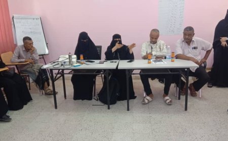 إدارة التثقيف والإعلام الصحي بلحج تعقد لقاءًا موسعا مع منسقي ومشرفي الصحة المدرسية بالمحافظة