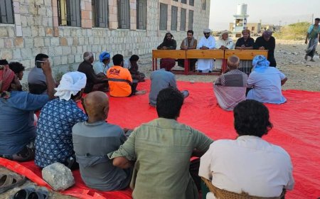 "مصائد المهرة" واللجنة التوعوية تختتمان نزولاتهما للمديريات الغربية بلقاء صيادي المسيلة