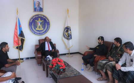 رئيس تنفيذية انتقالي شبوة يلتقي بعدد من الضباط العسكريين الجنوبيين